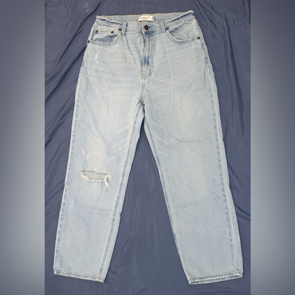 Abercrombie & Fitch Women's Ultra High Rise 90s Straight Anke Jeans - Size 10 - Picture 2 of 7
